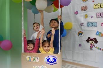 Alunos participam de atividades alusivas ao Dia da Criança 