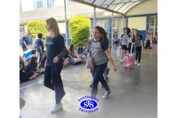 Alunos participam de atividades alusivas ao Dia da Criança 