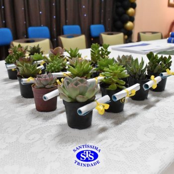 Estudantes da 3ª série celebram Formatura do Ensino Médio