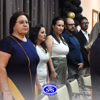 Estudantes da 3ª série celebram Formatura do Ensino Médio