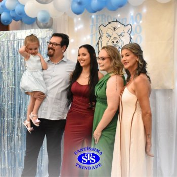 Estudantes da 3ª série celebram Formatura do Ensino Médio