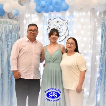 Estudantes da 3ª série celebram Formatura do Ensino Médio