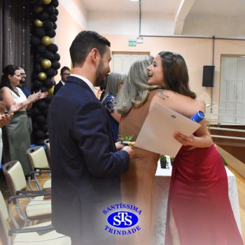 Estudantes da 3ª série celebram Formatura do Ensino Médio