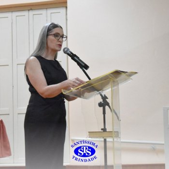 Estudantes da 3ª série celebram Formatura do Ensino Médio