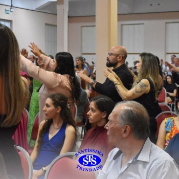 Estudantes da 3ª série celebram Formatura do Ensino Médio