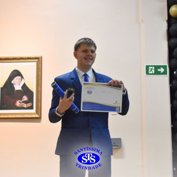 Estudantes da 3ª série celebram Formatura do Ensino Médio
