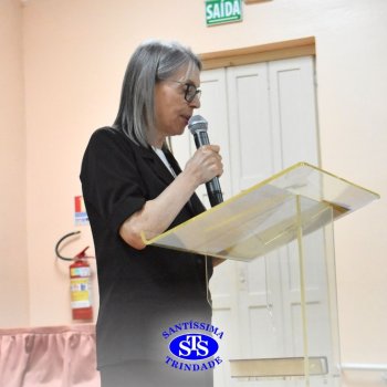 Estudantes da 3ª série celebram Formatura do Ensino Médio