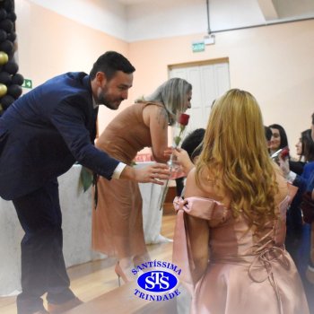 Estudantes da 3ª série celebram Formatura do Ensino Médio