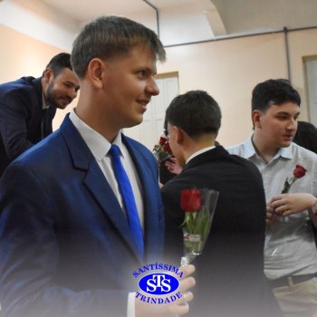 Estudantes da 3ª série celebram Formatura do Ensino Médio