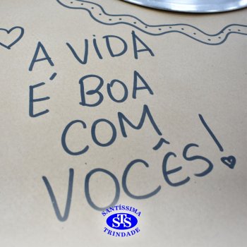 Crianças do Infantil 1, 2 e 3  vivem momentos especiais  cheios de carinho com avós