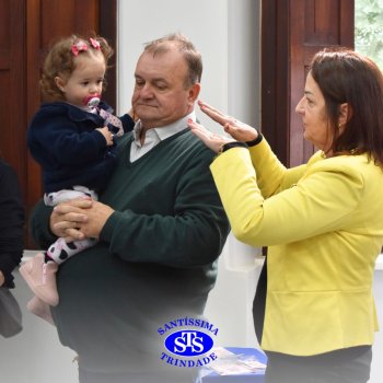Crianças do Infantil 1, 2 e 3  vivem momentos especiais  cheios de carinho com avós