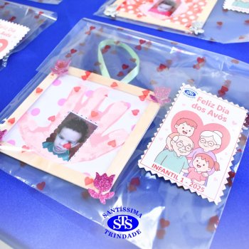 Crianças do Infantil 1, 2 e 3  vivem momentos especiais  cheios de carinho com avós