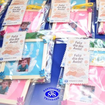 Crianças do Infantil 1, 2 e 3  vivem momentos especiais  cheios de carinho com avós