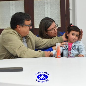Crianças do Infantil 1, 2 e 3  vivem momentos especiais  cheios de carinho com avós