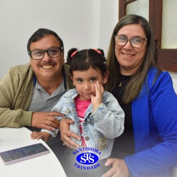 Crianças do Infantil 1, 2 e 3  vivem momentos especiais  cheios de carinho com avós