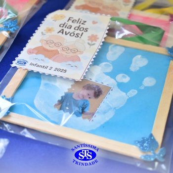 Crianças do Infantil 1, 2 e 3  vivem momentos especiais  cheios de carinho com avós