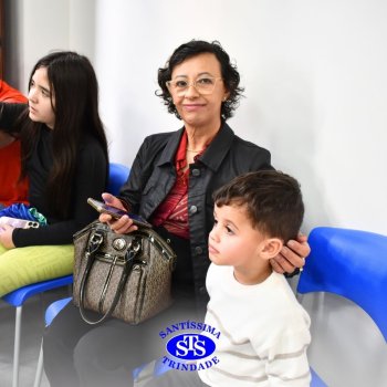 Crianças do Infantil 1, 2 e 3  vivem momentos especiais  cheios de carinho com avós