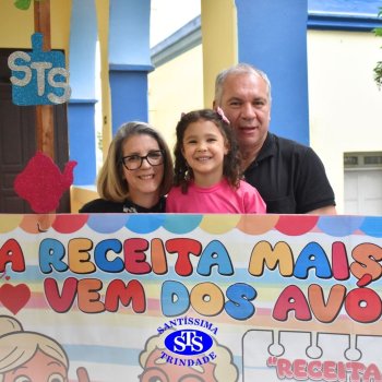 Crianças do Infantil 1, 2 e 3  vivem momentos especiais  cheios de carinho com avós