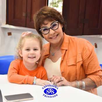 Crianças do Infantil 1, 2 e 3  vivem momentos especiais  cheios de carinho com avós