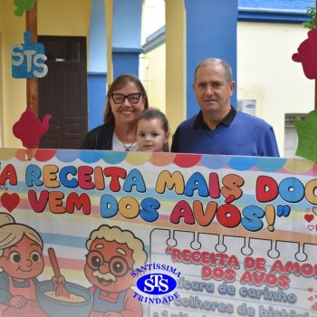 Crianças do Infantil 1, 2 e 3  vivem momentos especiais  cheios de carinho com avós