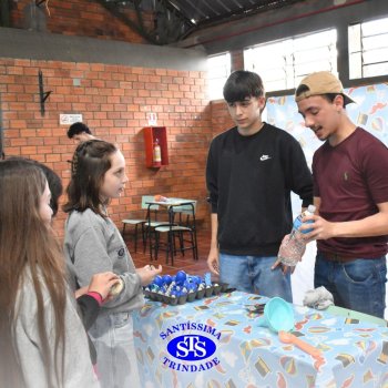 Brincando com a Ciência  desperta o interesse científico ao aproximar jovens e crianças