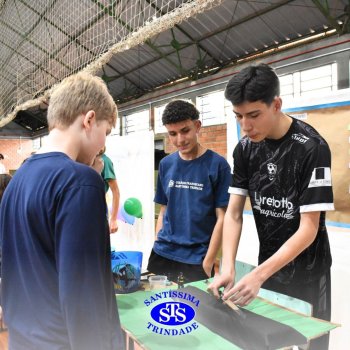 Brincando com a Ciência  desperta o interesse científico ao aproximar jovens e crianças