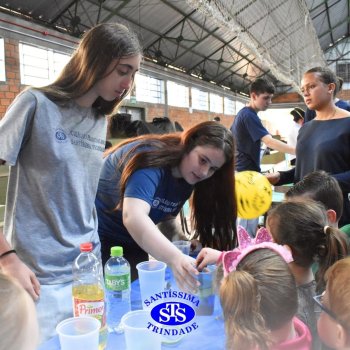 Brincando com a Ciência  desperta o interesse científico ao aproximar jovens e crianças