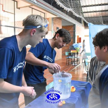 Brincando com a Ciência  desperta o interesse científico ao aproximar jovens e crianças