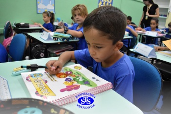 Estudantes utilizam o material do Sistema de Ensino pela primeira vez