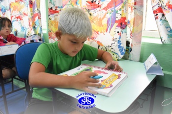 Estudantes utilizam o material do Sistema de Ensino pela primeira vez