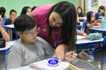 Estudantes utilizam o material do Sistema de Ensino pela primeira vez