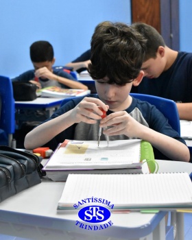 Estudantes utilizam o material do Sistema de Ensino pela primeira vez