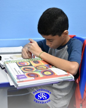 Estudantes utilizam o material do Sistema de Ensino pela primeira vez