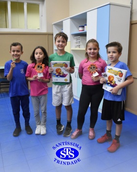 Estudantes utilizam o material do Sistema de Ensino pela primeira vez