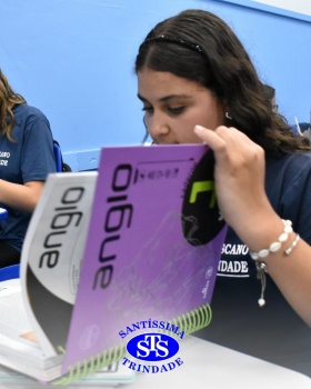 Estudantes utilizam o material do Sistema de Ensino pela primeira vez