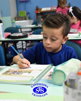 Estudantes utilizam o material do Sistema de Ensino pela primeira vez