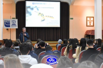 Alunos do 7º ano e da 2ª série participam do projeto Meliponário Franciscano