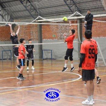 Trabalho em equipe e alegria foram as marcas dos Jogos Interséries do Ensino Médio