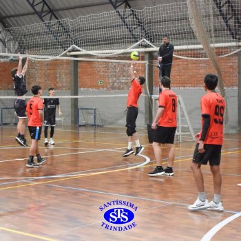 Trabalho em equipe e alegria foram as marcas dos Jogos Interséries do Ensino Médio