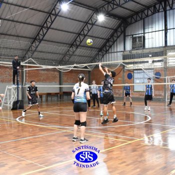 Trabalho em equipe e alegria foram as marcas dos Jogos Interséries do Ensino Médio