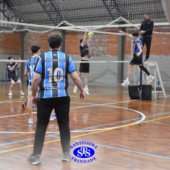 Trabalho em equipe e alegria foram as marcas dos Jogos Interséries do Ensino Médio