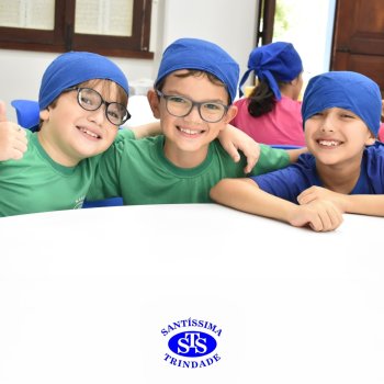 Celebração dos 112 anos do Santíssima: estudantes do 3ºano fazem bolo de pote no Espaço Gourmet