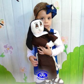 Infantil 2 aprende sobre a vida de Madre Madalena