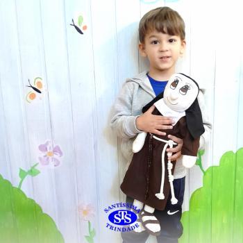 Infantil 2 aprende sobre a vida de Madre Madalena