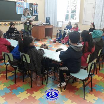 Alunos do Infantil 5 receberam visita especial
