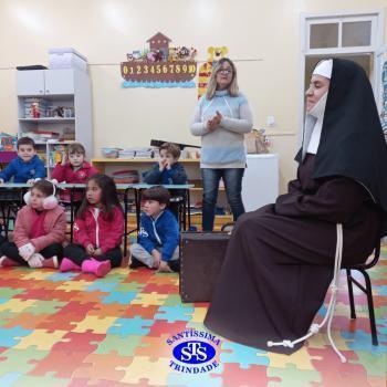 Alunos do Infantil 5 receberam visita especial