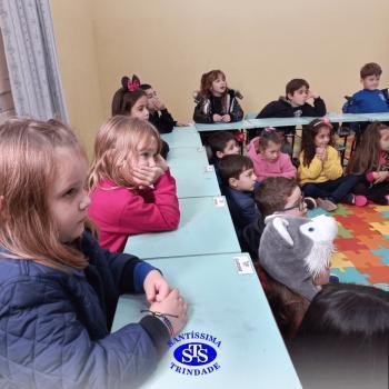 Alunos do Infantil 5 receberam visita especial
