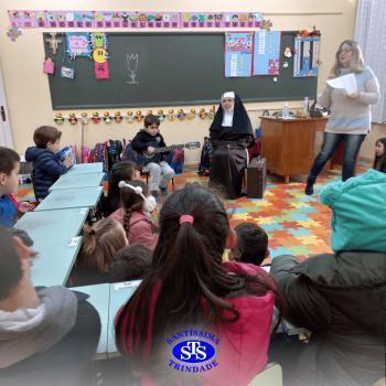 Alunos do Infantil 5 receberam visita especial