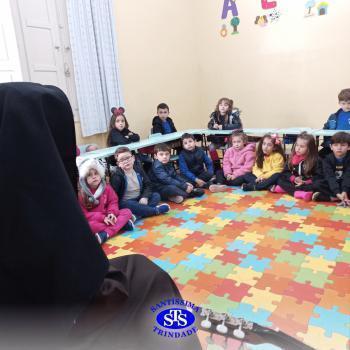 Alunos do Infantil 5 receberam visita especial