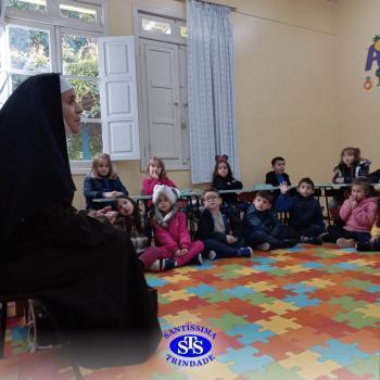 Alunos do Infantil 5 receberam visita especial
